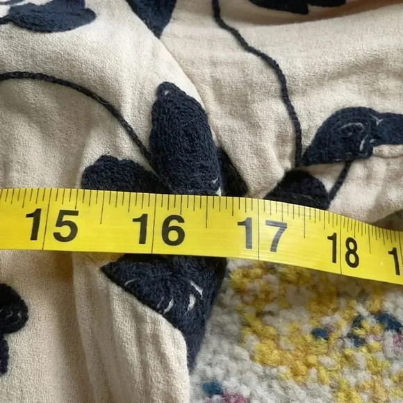 Isabella Sinclair Anthropologie Shadowbloom Embroidered Button Down shirt, sz XS - Picture 5 of 11